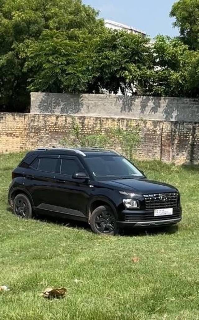 https://images10.gaadi.com/usedcar_image/4561820/original/processed_22805434-0f3d-4d86-8b51-a7dd784a8df7.jpg?imwidth=6400