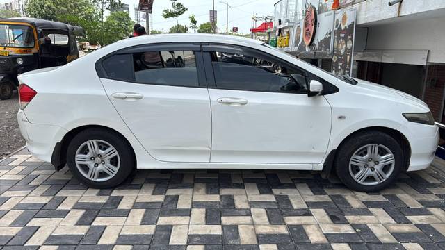 https://images10.gaadi.com/usedcar_image/4561833/original/d084d338-10de-4651-a0a6-e1e982145bb2.jpg?imwidth=6400