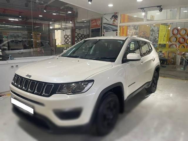 https://images10.gaadi.com/usedcar_image/4561858/original/processed_a32cbe11-4446-47f0-8591-42a4682a5cf1.jpg?imwidth=6400