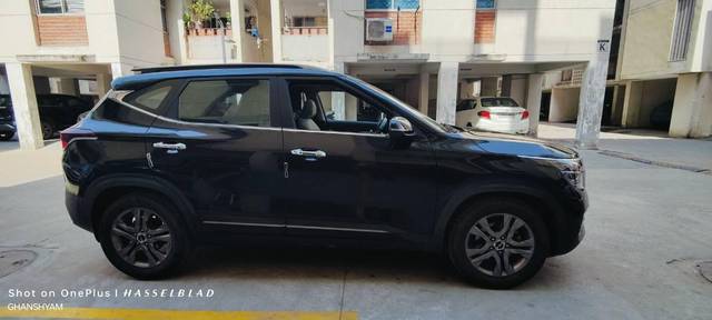https://images10.gaadi.com/usedcar_image/4561863/original/processed_efaf36aa-5b37-4a99-88a4-cd0440064c39.jpeg?imwidth=6401