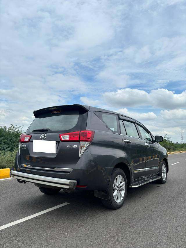 https://images10.gaadi.com/usedcar_image/4561865/original/processed_9ce6bdf912a258520acfe0b83eb52983.jpg?imwidth=6402