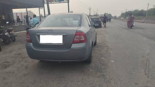 https://images10.gaadi.com/usedcar_image/4561868/original/processed_fd270f8e-4767-4a3a-8d06-b10e14476c5b.jpg?imwidth=6402