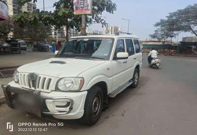https://images10.gaadi.com/usedcar_image/4561883/original/61a12c34-f408-4c6f-aab4-786b34f513ac.?imwidth=6401