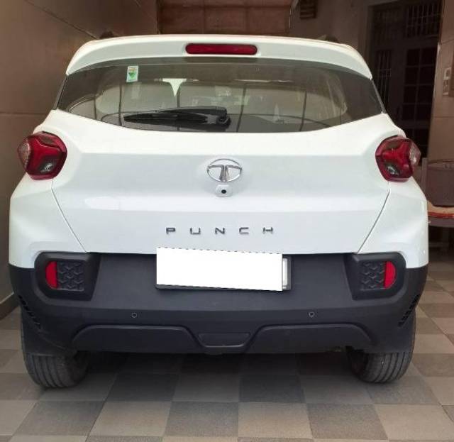 https://images10.gaadi.com/usedcar_image/4561888/original/processed_20f2a4dd-cce6-4e12-b427-1bb2c0d4f75e.jpg?imwidth=6402