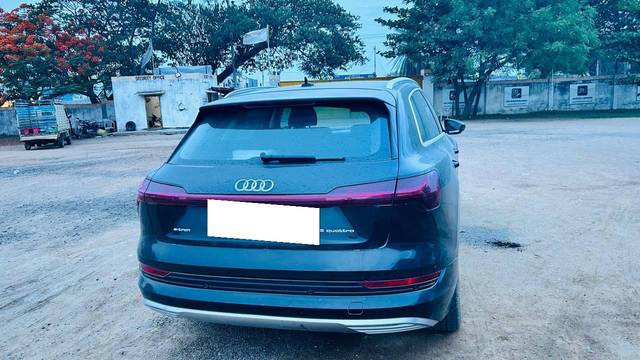 https://images10.gaadi.com/usedcar_image/4561981/original/processed_48510e84-85dd-402c-af48-3e0c06b69e9a.jpeg?imwidth=6401