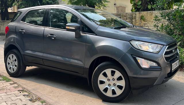 https://images10.gaadi.com/usedcar_image/4561986/original/processed_44ae2ec4-7ed8-4dd8-a00f-434145be303a.jpg?imwidth=6400