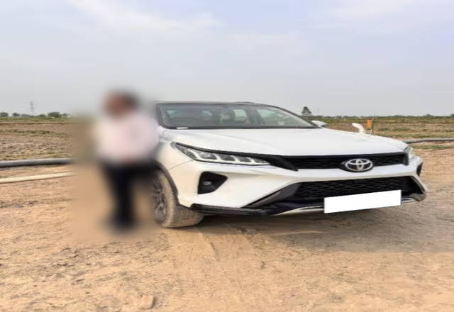 https://images10.gaadi.com/usedcar_image/4561990/original/608bf838-f8e0-4076-b8e8-fc177783958b.?imwidth=6401