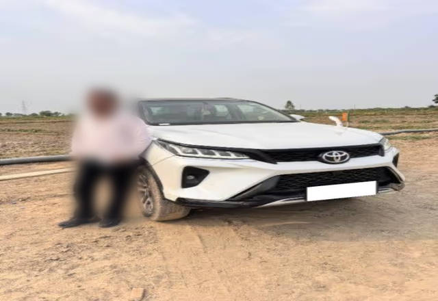 https://images10.gaadi.com/usedcar_image/4561990/original/c6c2435b-ad1f-436e-bb00-c824b8cc7a95.?imwidth=6402