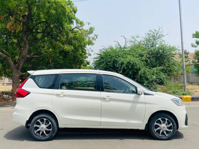 https://images10.gaadi.com/usedcar_image/4562001/original/c8149e20a648ea4e73ebdbce65cfb9af.jpg?imwidth=6401
