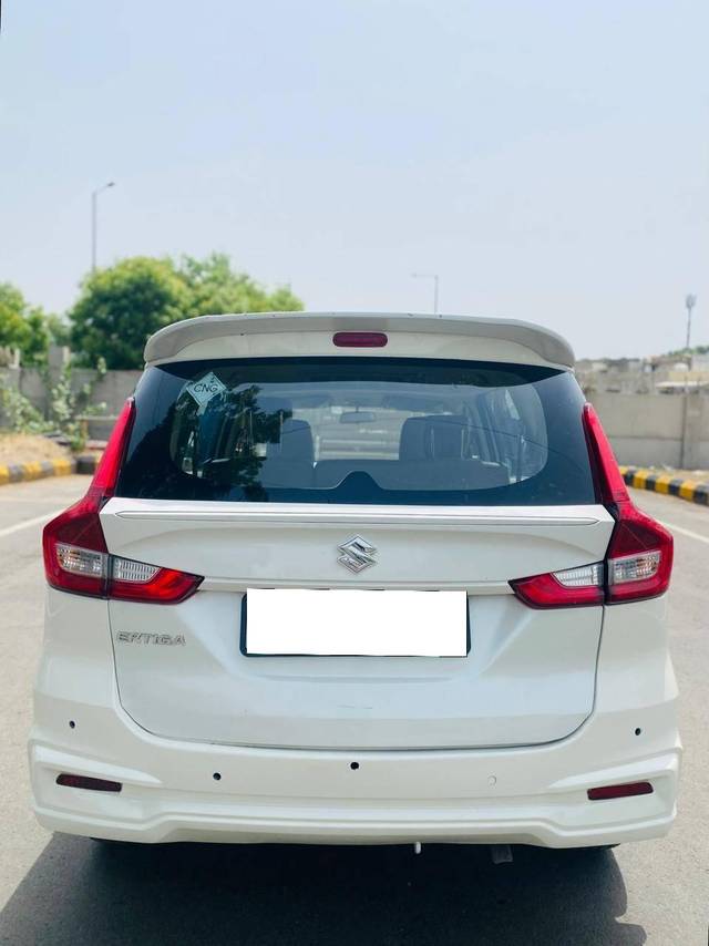 https://images10.gaadi.com/usedcar_image/4562001/original/processed_00797d711a60fe08d6202e28bc062f41.jpg?imwidth=6402