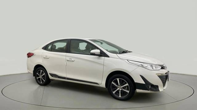 https://images10.gaadi.com/usedcar_image/4562022/original/282f9cb3d4475544eff8af9f319d1591.jpg?imwidth=6400