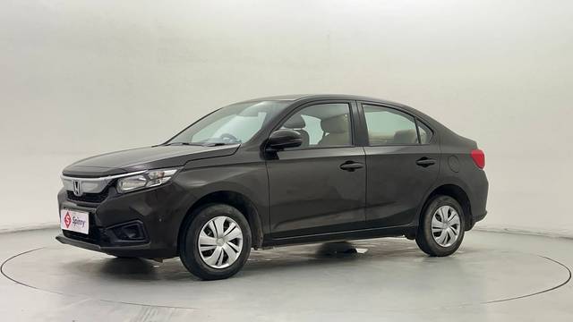 https://images10.gaadi.com/usedcar_image/4562149/original/f9ae5ab67eb0f92ae8c92e6c3b96a7fa.JPG?imwidth=6400