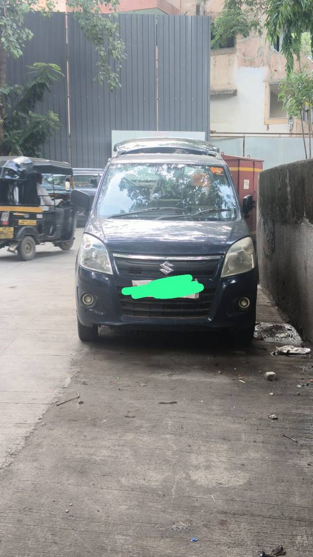 https://images10.gaadi.com/usedcar_image/4562183/original/8a434441-49b3-45d1-b476-d7634540de47.jpg?imwidth=6401