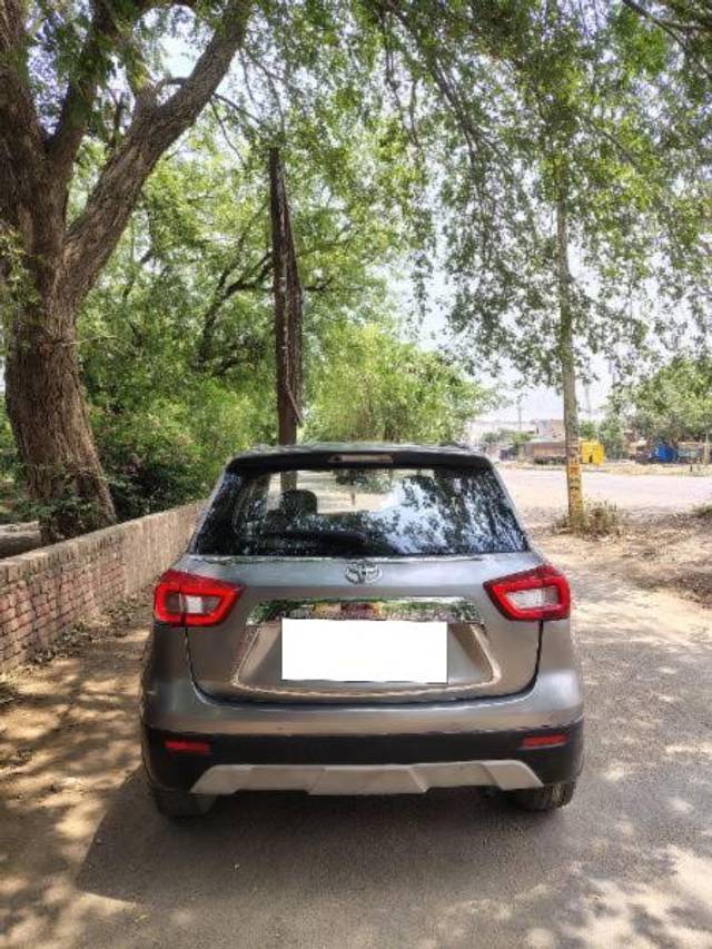 https://images10.gaadi.com/usedcar_image/4562223/original/processed_7fcf7d7c-b7a1-4738-b6a1-21004691ebc2.jpg?imwidth=6401