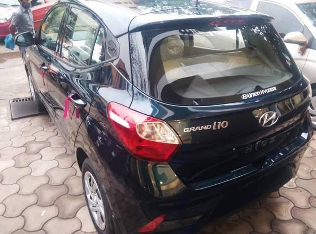 https://images10.gaadi.com/usedcar_image/4562228/original/processed_d42fcd1b-4e20-4f1e-bbe3-4b21855c1d29.jpg?imwidth=6402