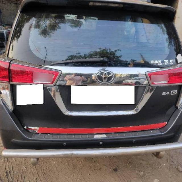 https://images10.gaadi.com/usedcar_image/4562236/original/processed_efd7bdd0-eb15-4bb0-805b-f0b846160d6a.jpg?imwidth=6401