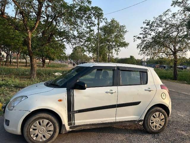https://images10.gaadi.com/usedcar_image/4562242/original/processed_4b1288c0-a756-4bdd-a46f-cfe89cdd455a.jpeg?imwidth=6400