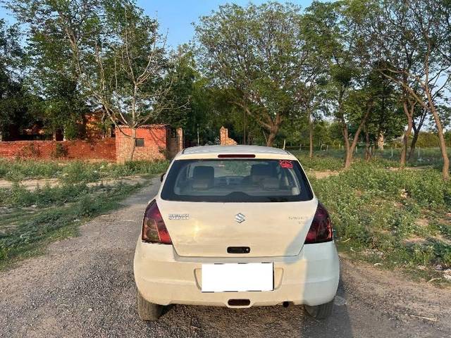 https://images10.gaadi.com/usedcar_image/4562242/original/processed_b3b3abf0-cf6a-41e9-b90b-b6f429f208bc.jpeg?imwidth=6402