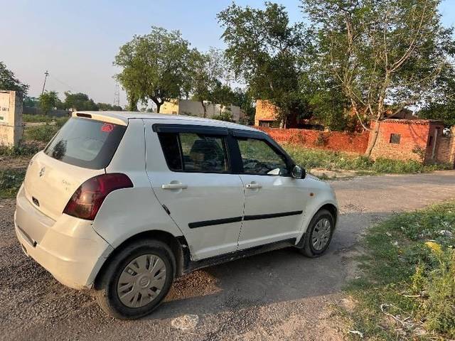 https://images10.gaadi.com/usedcar_image/4562242/original/processed_da0a0c23-38b6-4bac-9a82-1a856bf857a3.jpeg?imwidth=6401