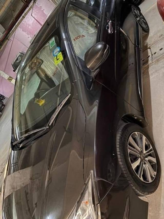 https://images10.gaadi.com/usedcar_image/4562273/original/processed_e79755e2-4d9d-422d-ae45-217c71937159.jpeg?imwidth=6402