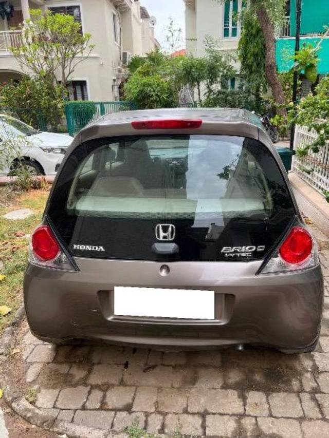 https://images10.gaadi.com/usedcar_image/4562278/original/processed_924d936a-e950-4512-942d-afdff4a14853.jpeg?imwidth=6401