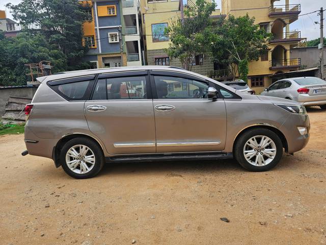 https://images10.gaadi.com/usedcar_image/4562283/original/processed_5df7095fda01cffdce9cd3f8fb066221.jpg?imwidth=6401