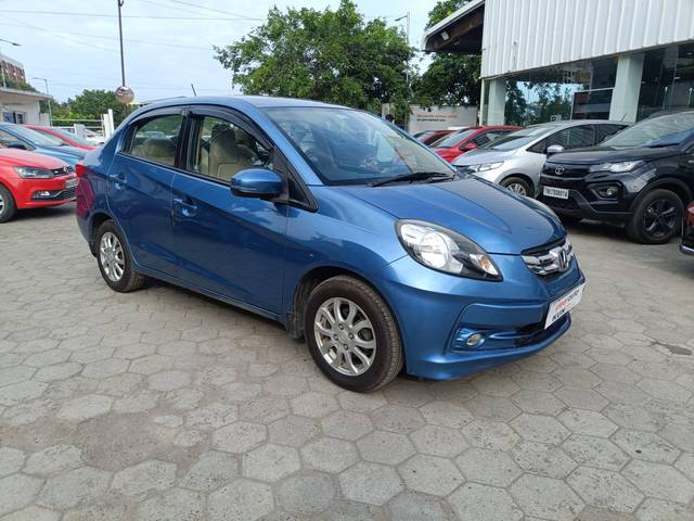 https://images10.gaadi.com/usedcar_image/4562324/original/processed_0ee8e5a243700dc4ebced4ee99610a67.jpg?imwidth=6400