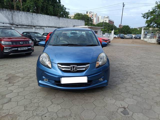https://images10.gaadi.com/usedcar_image/4562324/original/processed_a50d65a5eecc3fb2b3ccf53a94f230fe.jpg?imwidth=6401