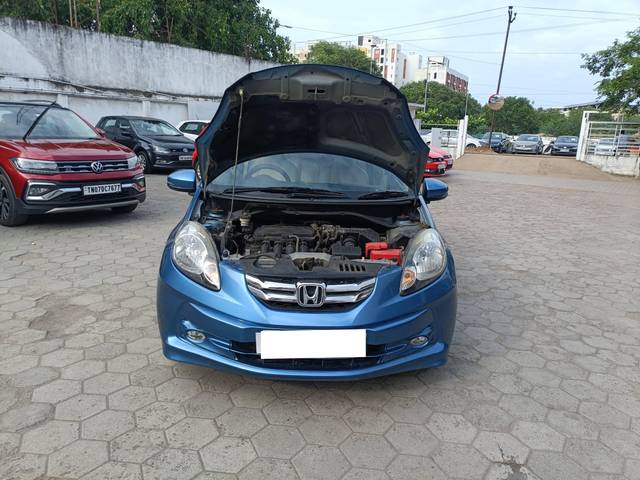 https://images10.gaadi.com/usedcar_image/4562324/original/processed_c685319fd49c9a6eba972a283299f6e8.jpg?imwidth=6402