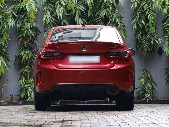 https://images10.gaadi.com/usedcar_image/4562334/original/processed_4d6ae049ca0c616c635576142fdda894.jpg?imwidth=6402