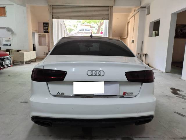 https://images10.gaadi.com/usedcar_image/4562337/original/processed_ef3ecf0b3e0d1be5d40edb7b8e567331.jpg?imwidth=6401