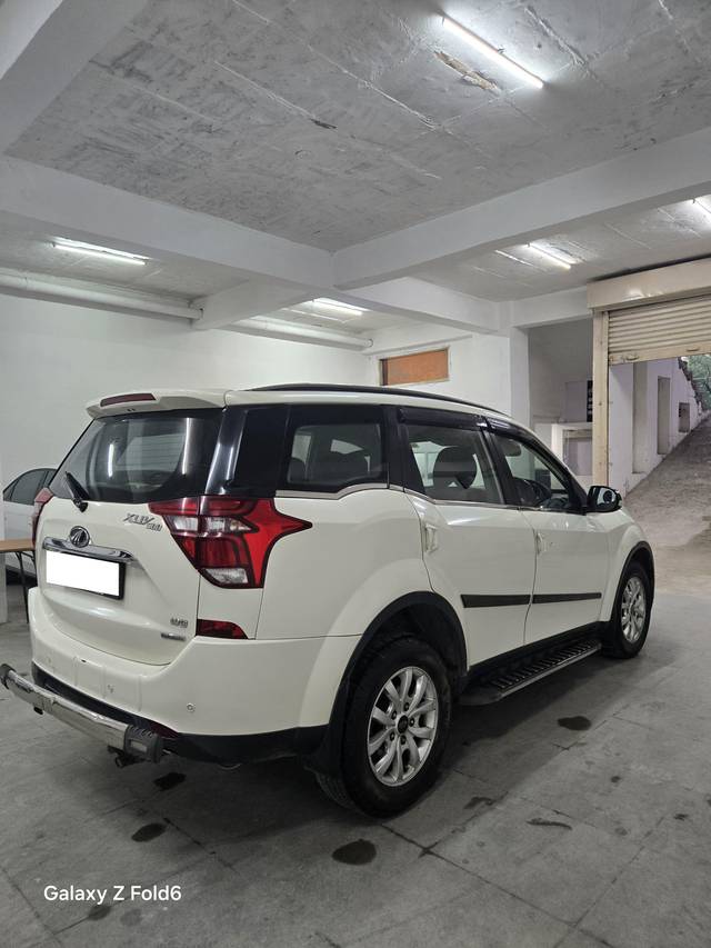 https://images10.gaadi.com/usedcar_image/4562348/original/processed_d5f544f37d991e8ee5d76eb76d615635.jpg?imwidth=6402