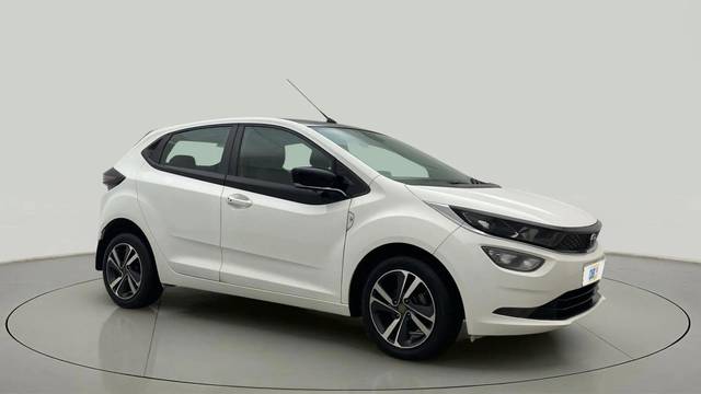 https://images10.gaadi.com/usedcar_image/4562355/original/1123c03c49cb368f1f368c1ebff29531.jpg?imwidth=6400