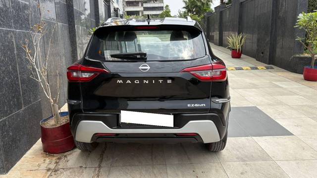 https://images10.gaadi.com/usedcar_image/4562357/original/processed_146d0d422159f81bfcd3833215d1f38a.jpg?imwidth=6402