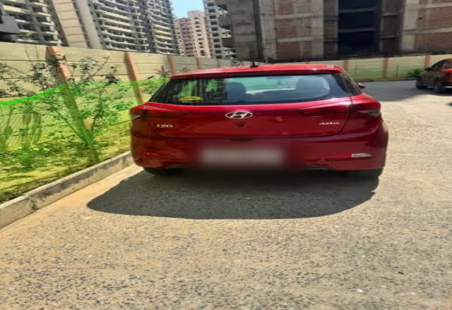 https://images10.gaadi.com/usedcar_image/4562368/original/1a9381e8-5659-448d-a51b-73beedfa545e.?imwidth=6401