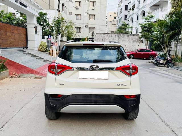 https://images10.gaadi.com/usedcar_image/4562370/original/processed_427af097d6317060381f39e2e20da884.jpg?imwidth=6402