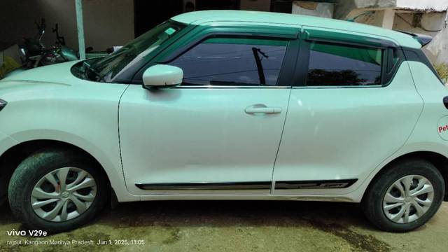 https://images10.gaadi.com/usedcar_image/4562382/original/processed_b7917080-af6a-45f9-9cd6-7c3fc583b576.jpg?imwidth=6402