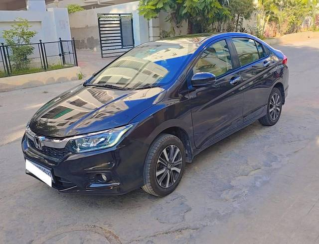 https://images10.gaadi.com/usedcar_image/4562384/original/processed_84484b714a68c76f05fd888d2a842bb4.jpg?imwidth=6400
