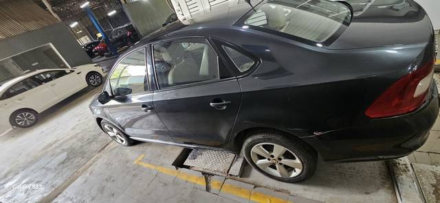 https://images10.gaadi.com/usedcar_image/4562391/original/676de89a-8e66-4a31-b593-e795a5694be1.jpg?imwidth=6401