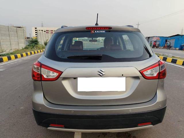 https://images10.gaadi.com/usedcar_image/4562423/original/processed_895826795d9eee3bb681c20b40280086.jpg?imwidth=6402