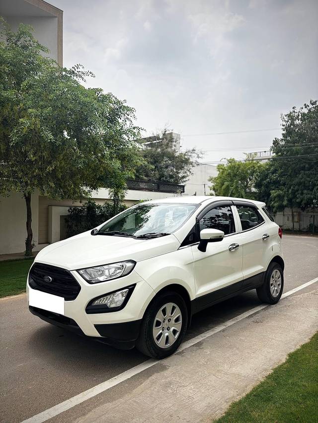 https://images10.gaadi.com/usedcar_image/4562433/original/processed_2e8299af-1b23-4fee-b0f8-8c46342a16f6.jpg?imwidth=6402