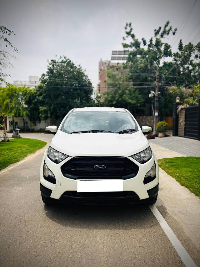 https://images10.gaadi.com/usedcar_image/4562433/original/processed_eb643520-5f10-4e69-8131-a91b247ba9eb.jpg?imwidth=6400