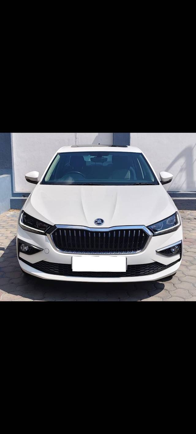 https://images10.gaadi.com/usedcar_image/4562456/original/processed_19f4f3ec-3d1e-4a09-ba99-7831e682240e.jpg?imwidth=6401
