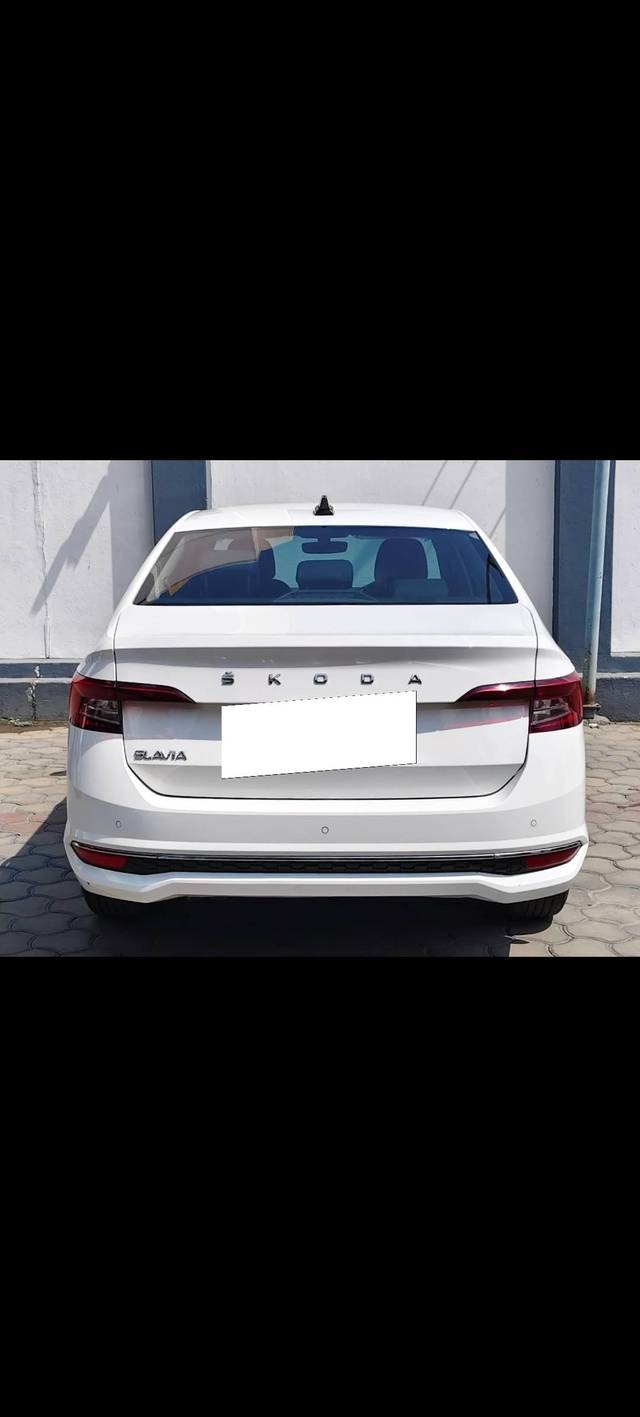 https://images10.gaadi.com/usedcar_image/4562456/original/processed_d87c4ed7-117c-4868-bbf0-47fec8c6bbd4.jpg?imwidth=6400
