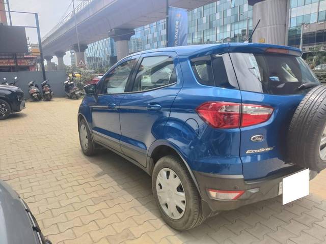 https://images10.gaadi.com/usedcar_image/4562477/original/processed_e846bc1a2c215e048547215d5b3e8963.jpg?imwidth=6402