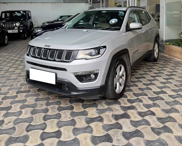 https://images10.gaadi.com/usedcar_image/4562480/original/processed_5c29411f790250d9ff0206254826d37b.jpg?imwidth=6401