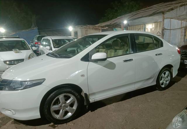 https://images10.gaadi.com/usedcar_image/4562485/original/processed_4e2f16c16384524cfd9385ef415f8dfe.jpg?imwidth=6400