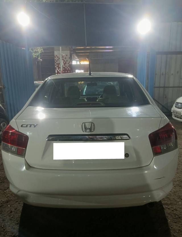 https://images10.gaadi.com/usedcar_image/4562485/original/processed_fbc40287483b07b02edf87a6d1336e6d.jpg?imwidth=6402