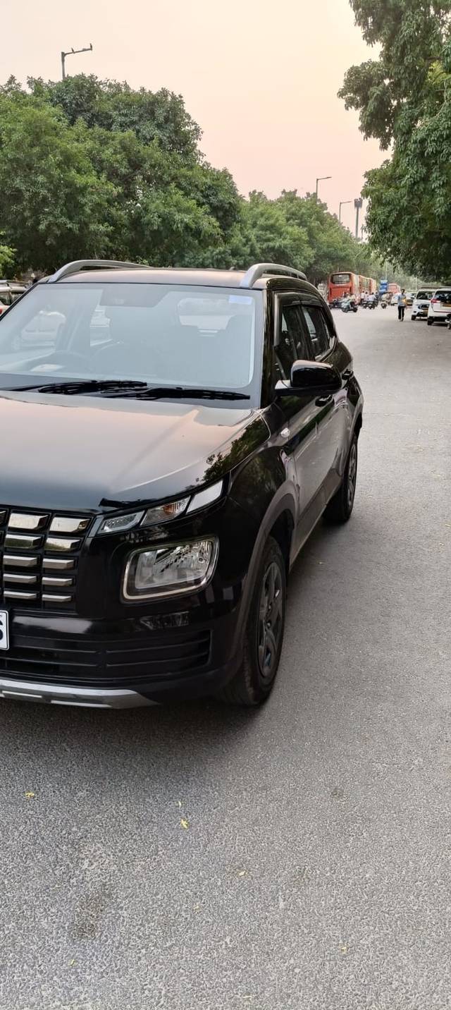 https://images10.gaadi.com/usedcar_image/4562488/original/7c5c1fe27c103aaad8ee43497988301f.jpg?imwidth=6402