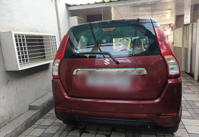 https://images10.gaadi.com/usedcar_image/4562504/original/5ad356c8-9666-4307-86ae-734bdd982218.?imwidth=6401